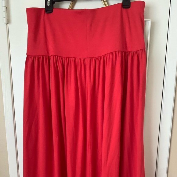 Uniqlo Red Skirt - Picture 2 of 5